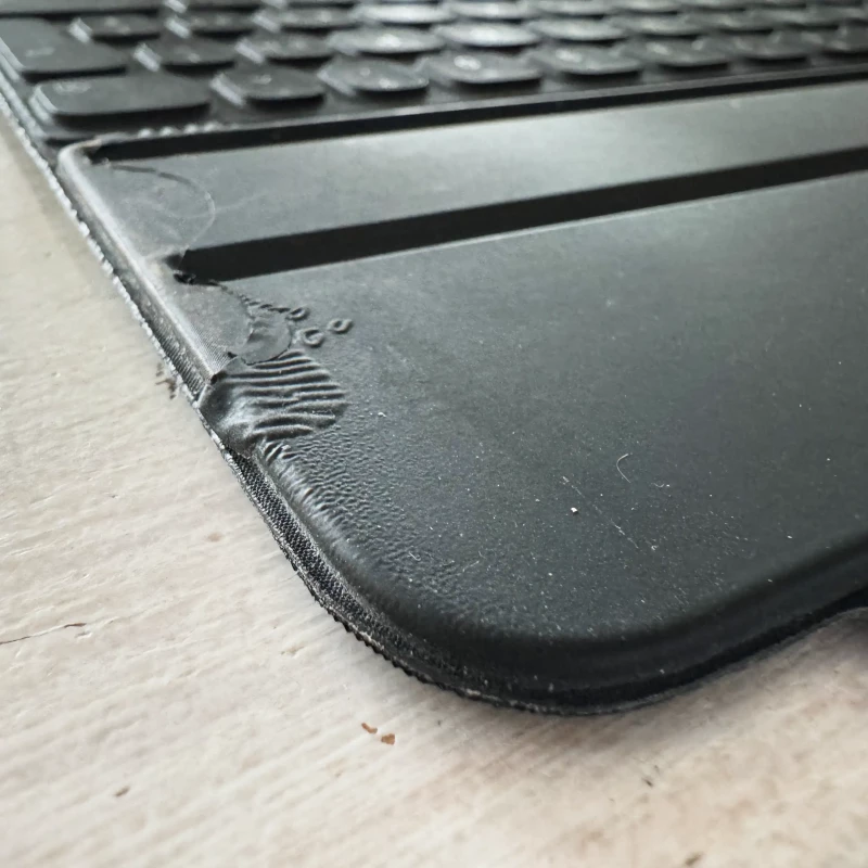 Top right inner corner of Smart Folio Keyboard peeling